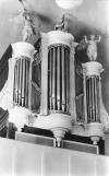 Situatie voor 1971 met witte orgelkas. Source: Postcard SOC GR 2322.
